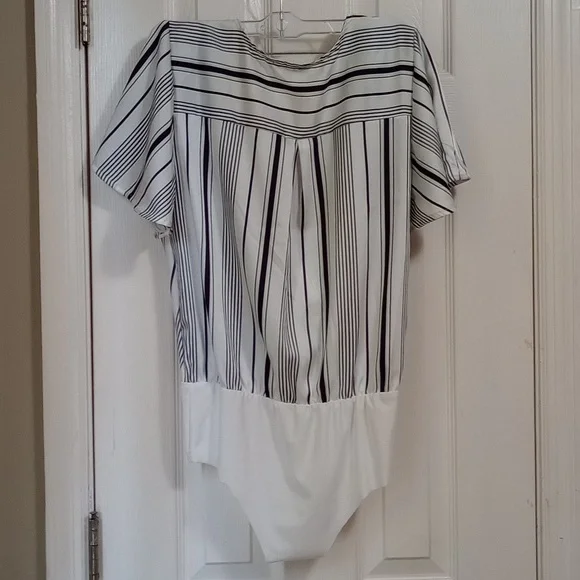 Blouse By Haute Monde - Picture 7 of 10